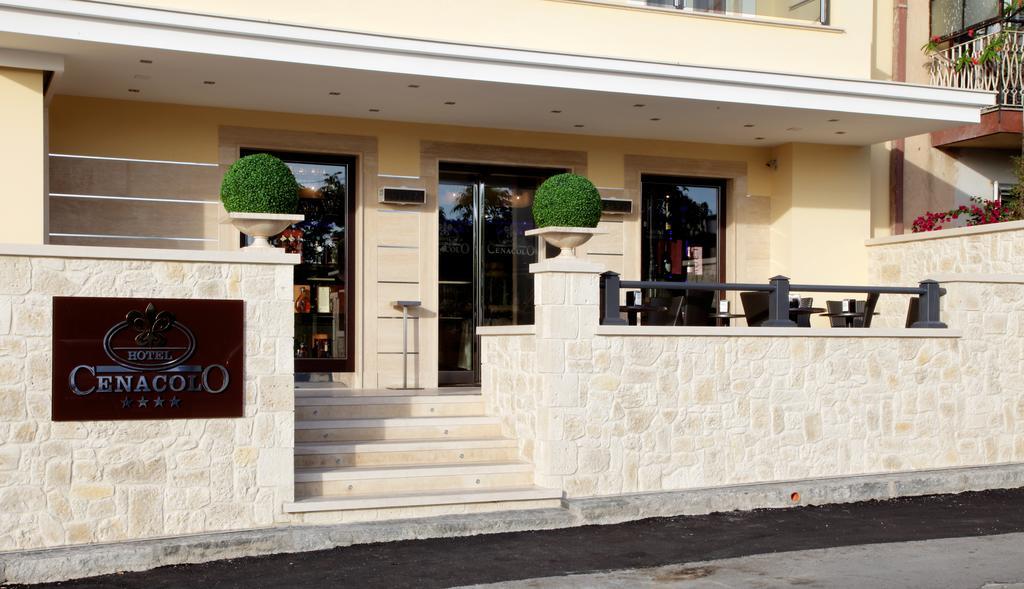 Hotel Cenacolo Somma Vesuviana Bagian luar foto