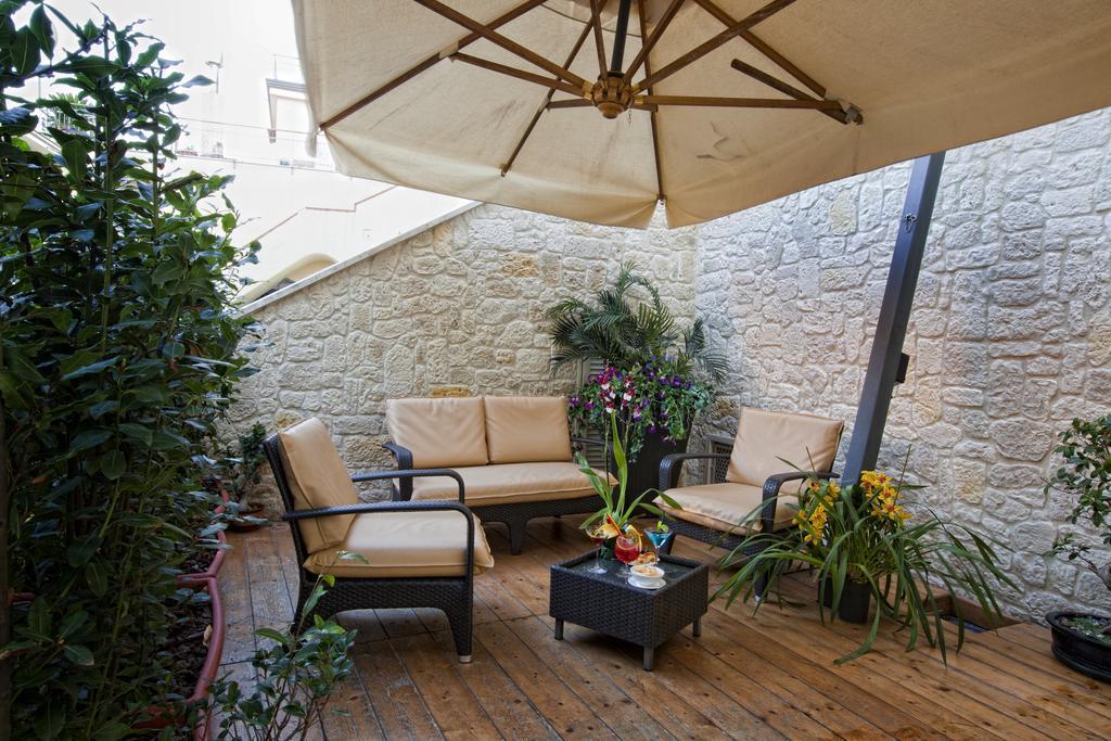 Hotel Cenacolo Somma Vesuviana Bagian luar foto