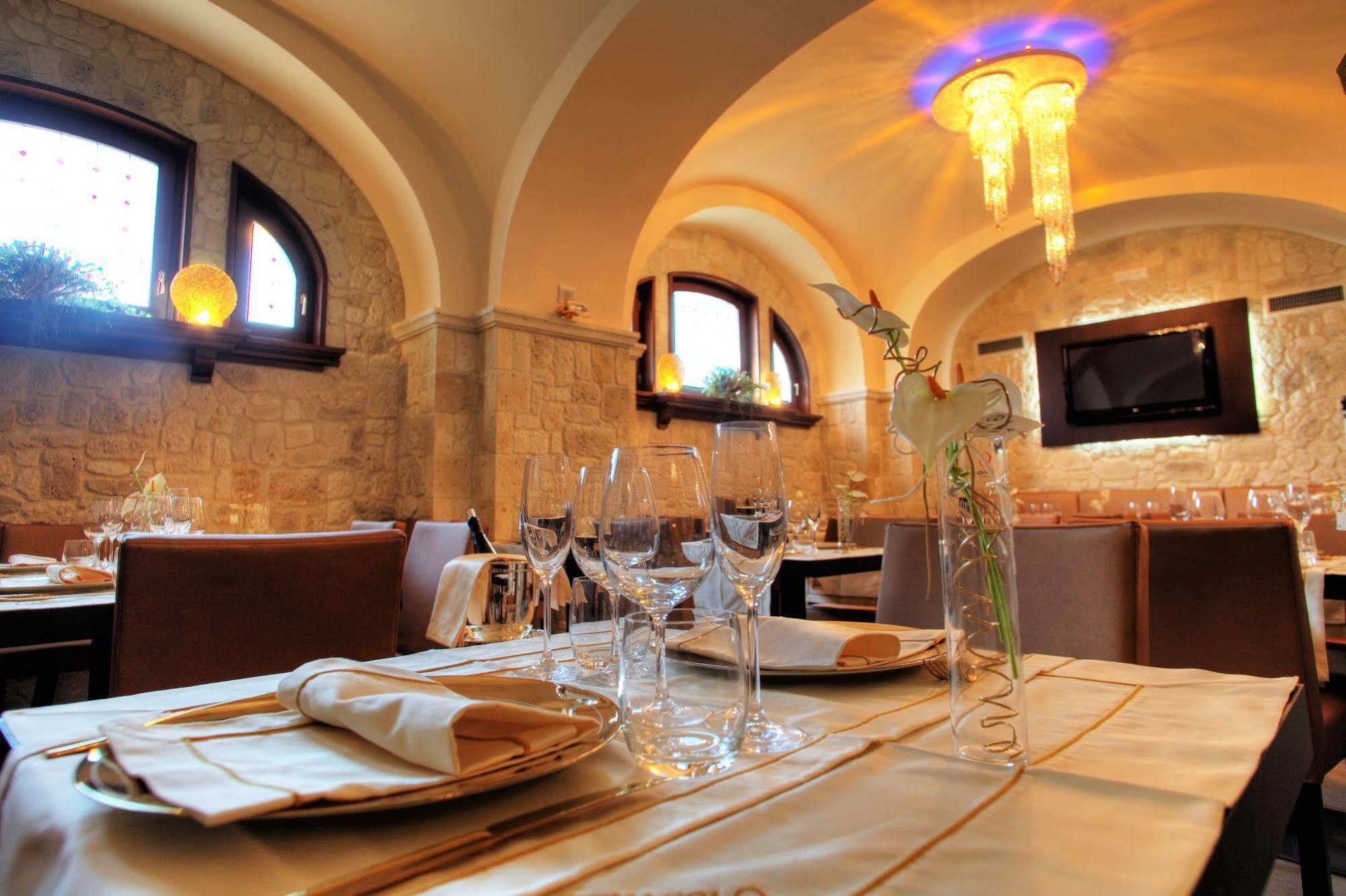 Hotel Cenacolo Somma Vesuviana Bagian luar foto