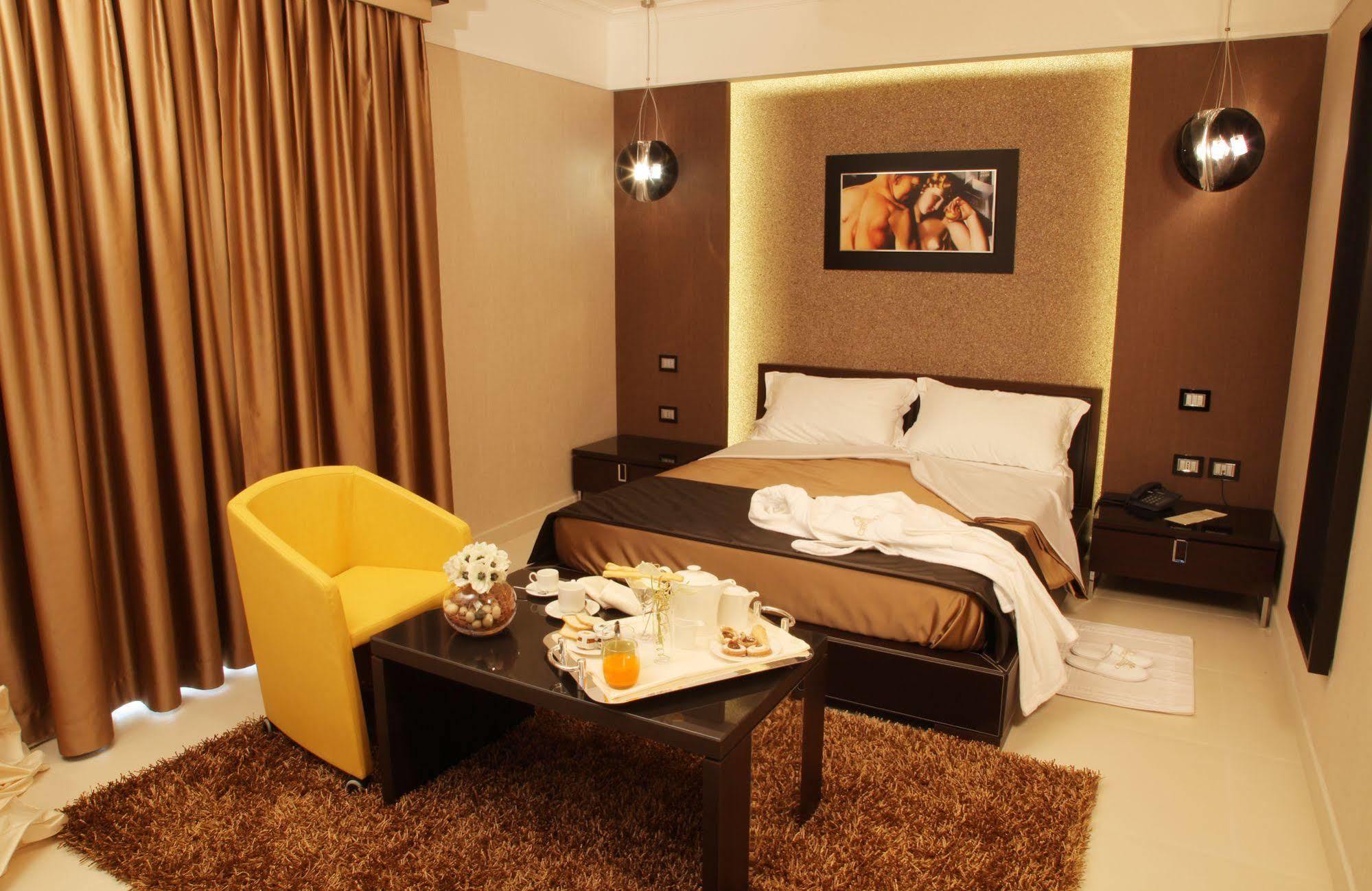 Hotel Cenacolo Somma Vesuviana Bagian luar foto